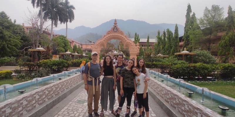 rishikesh-ashram-walk